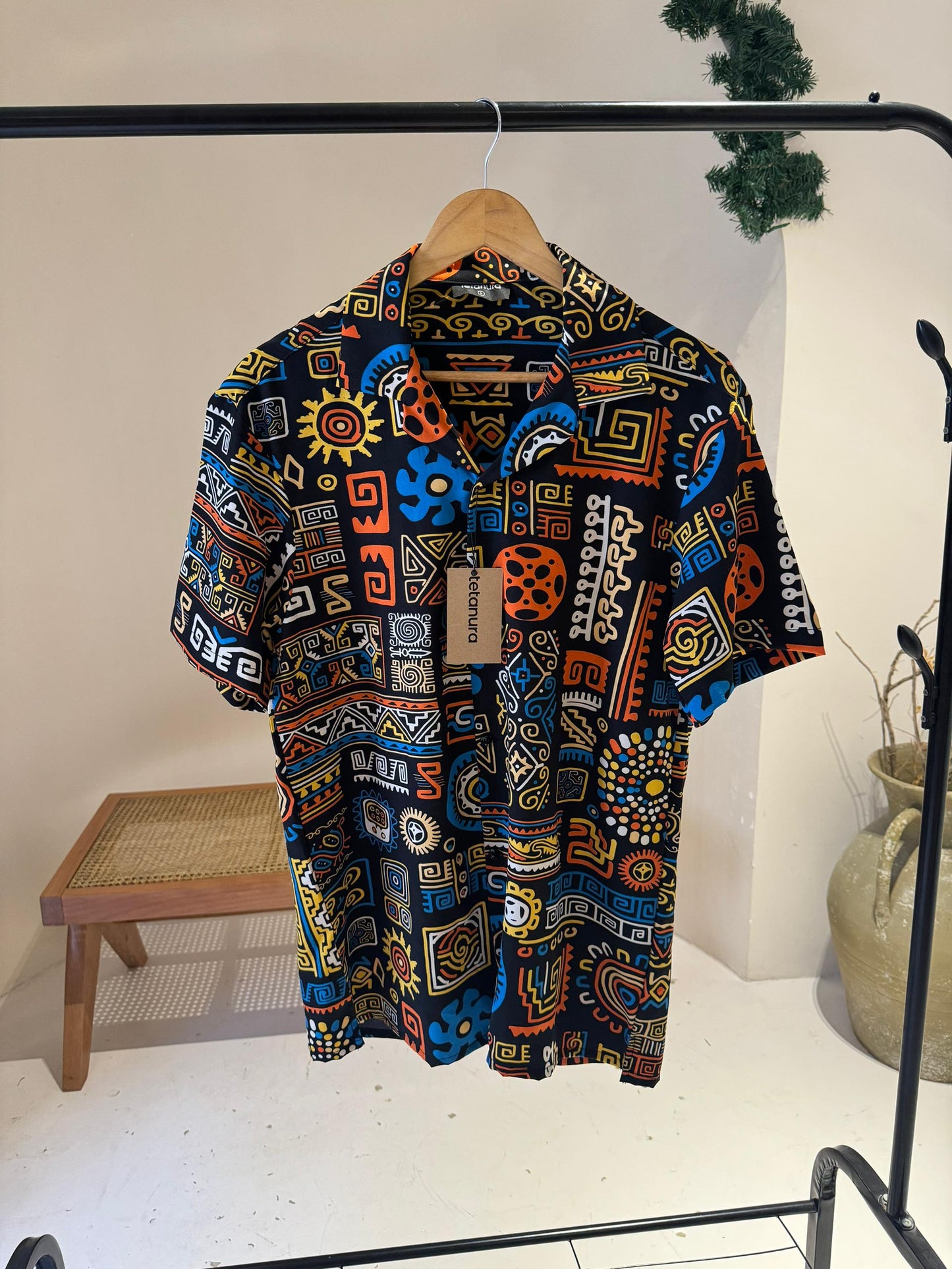 Multi color abstract geometry print shirt