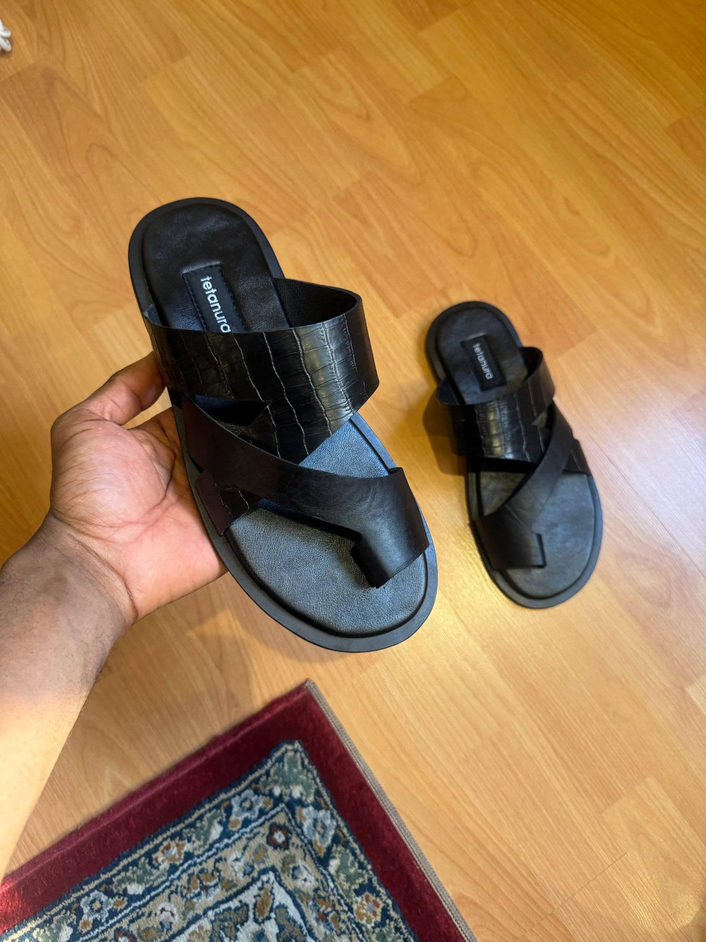 Toe strap leather footwear