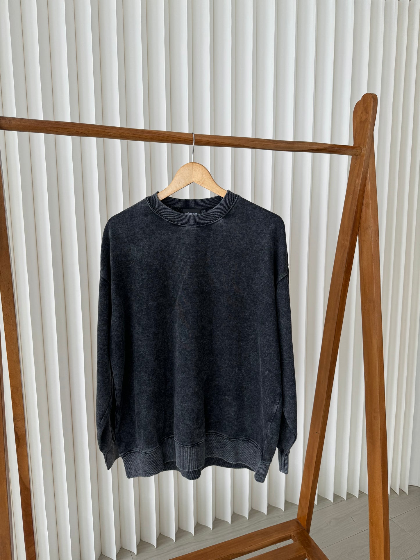 Long sleeve washed sweatshirt (3 COLORS)