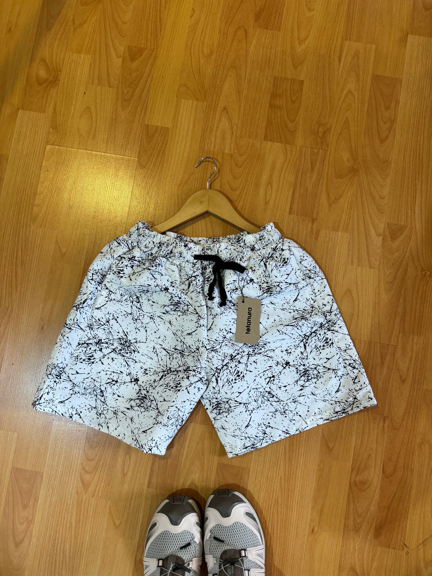 Black white ink smear print shorts