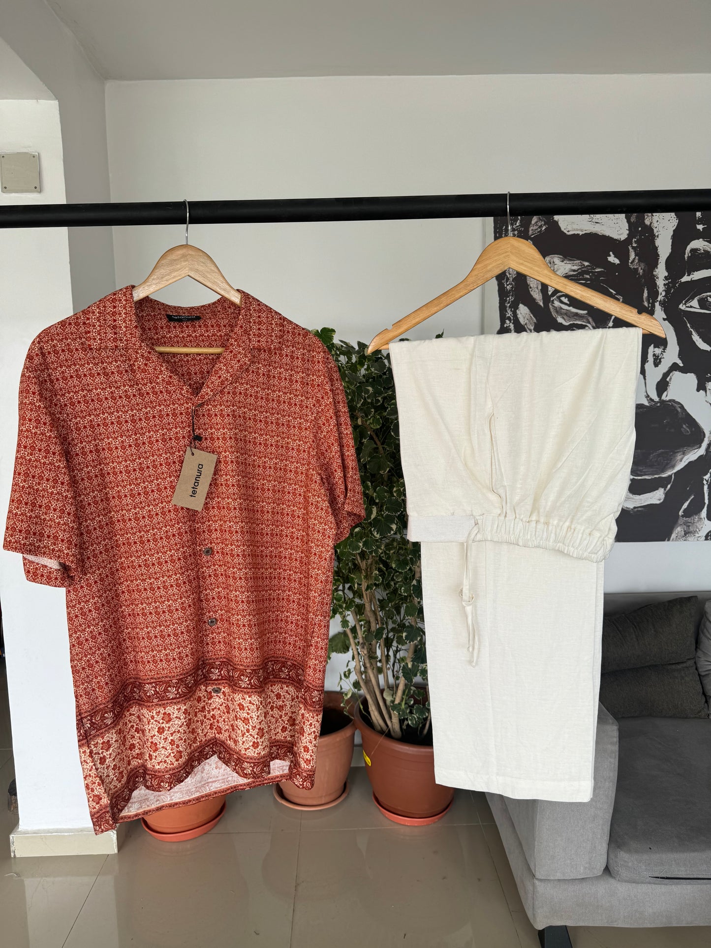 Brick red floral pattern linen set