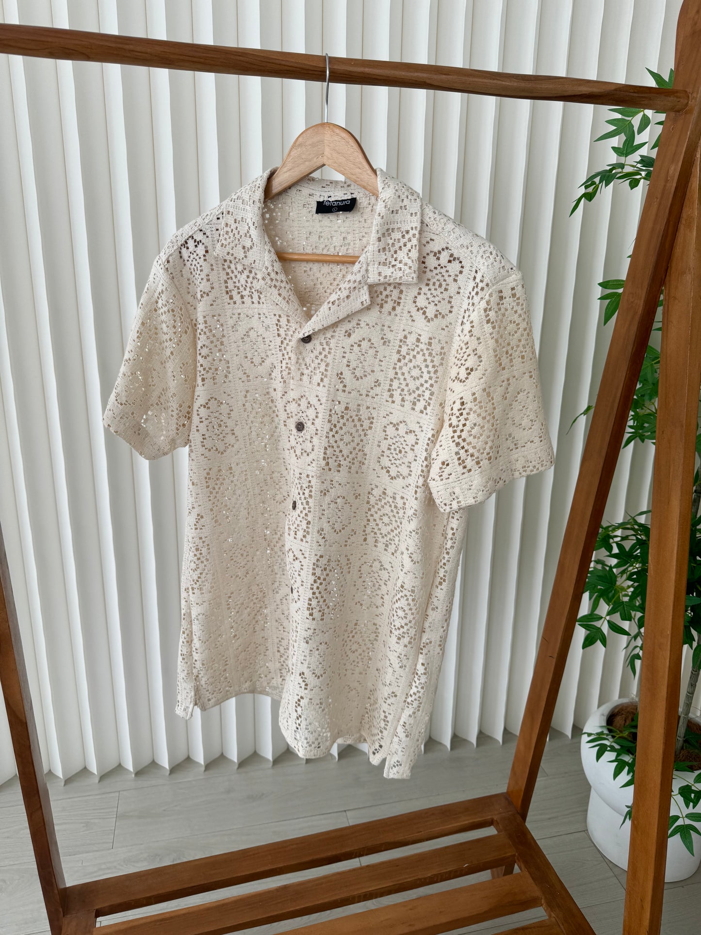 Hive lace shirt (2 COLORS)