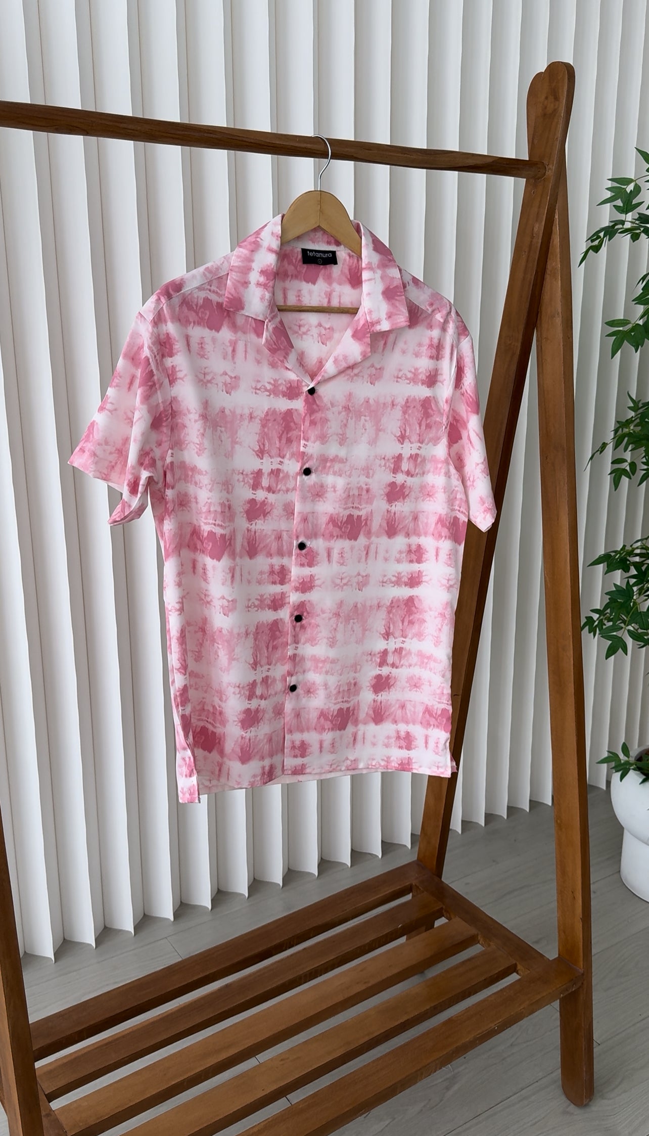 Pink white tie-dye print shirt