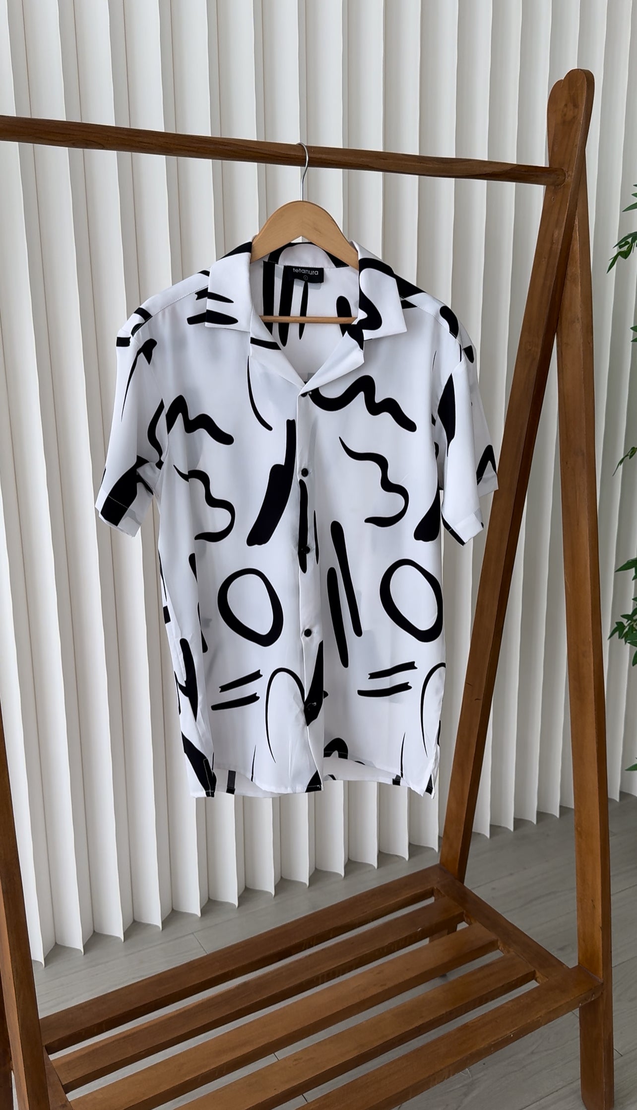 Black white abstract print shirt