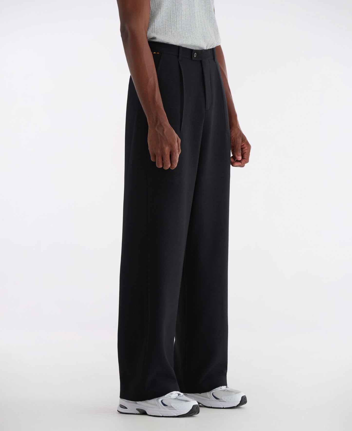 Tetanura Pleated pants - Black