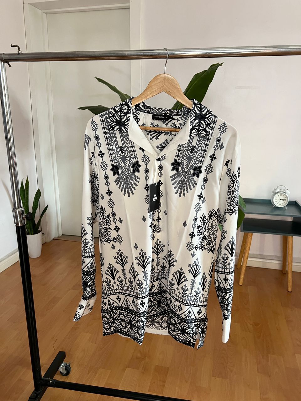 White blue tribal print long sleeve shirt