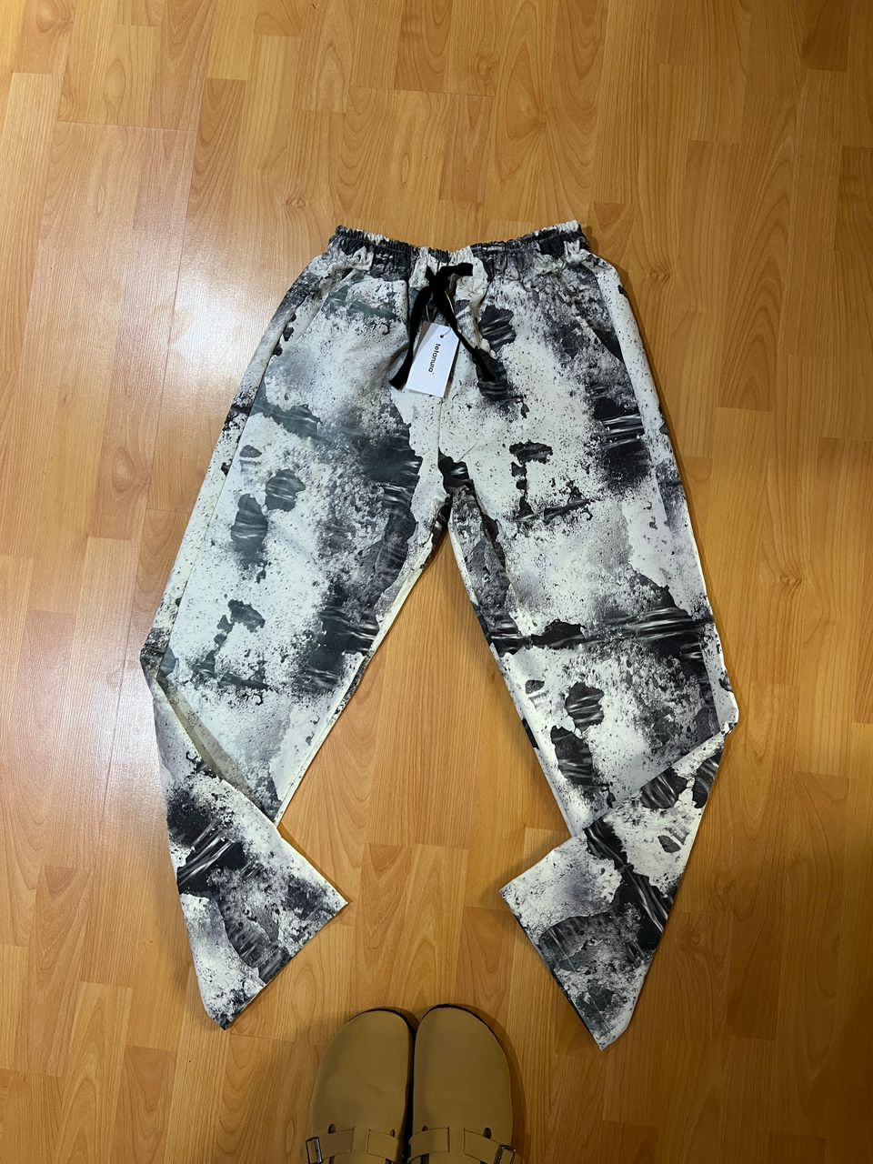 White grey abstract  print pant