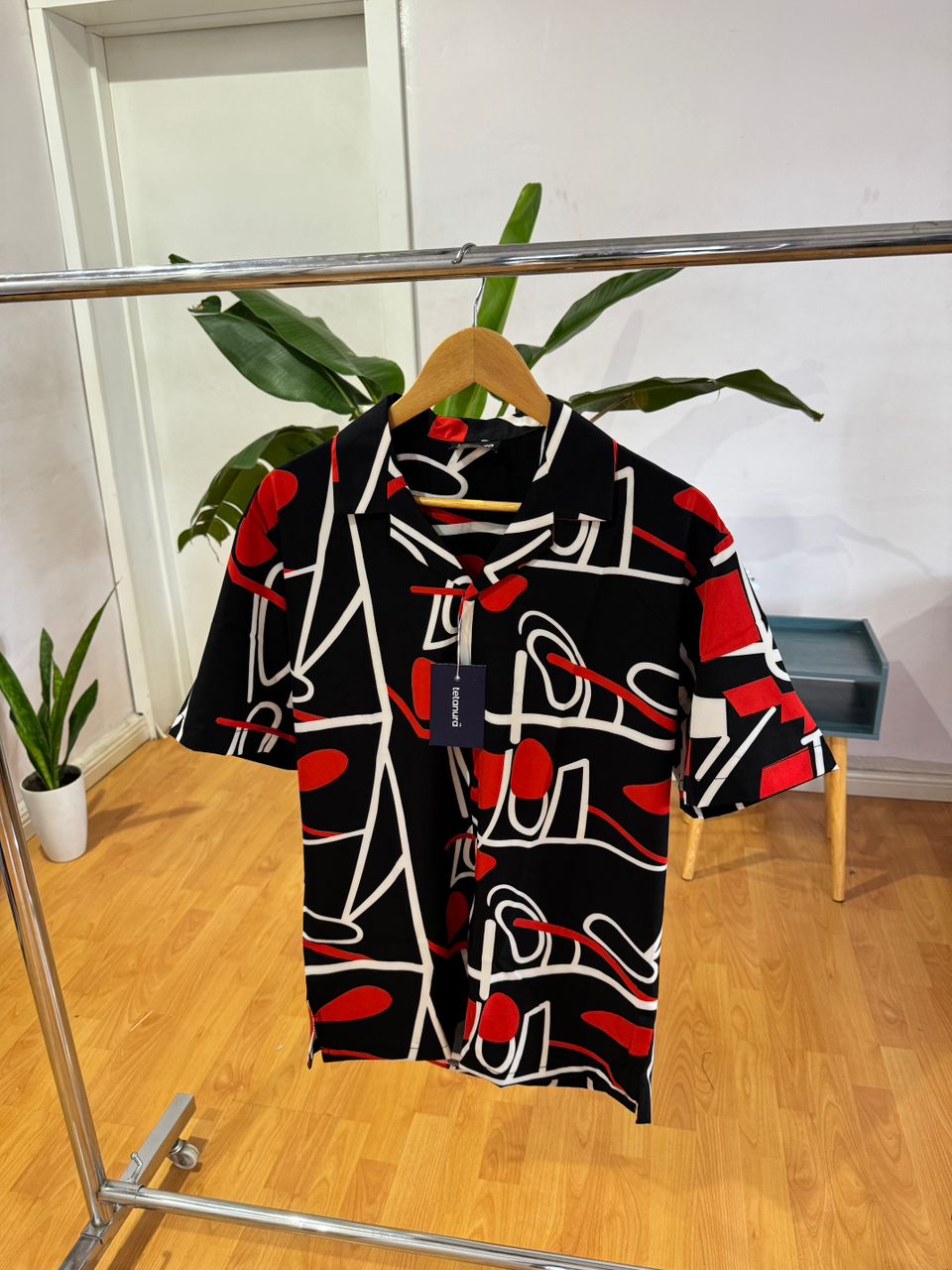 Black red white abstract print shirt