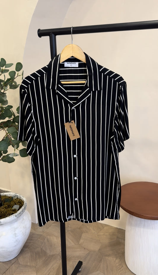 Black white stripe shirt