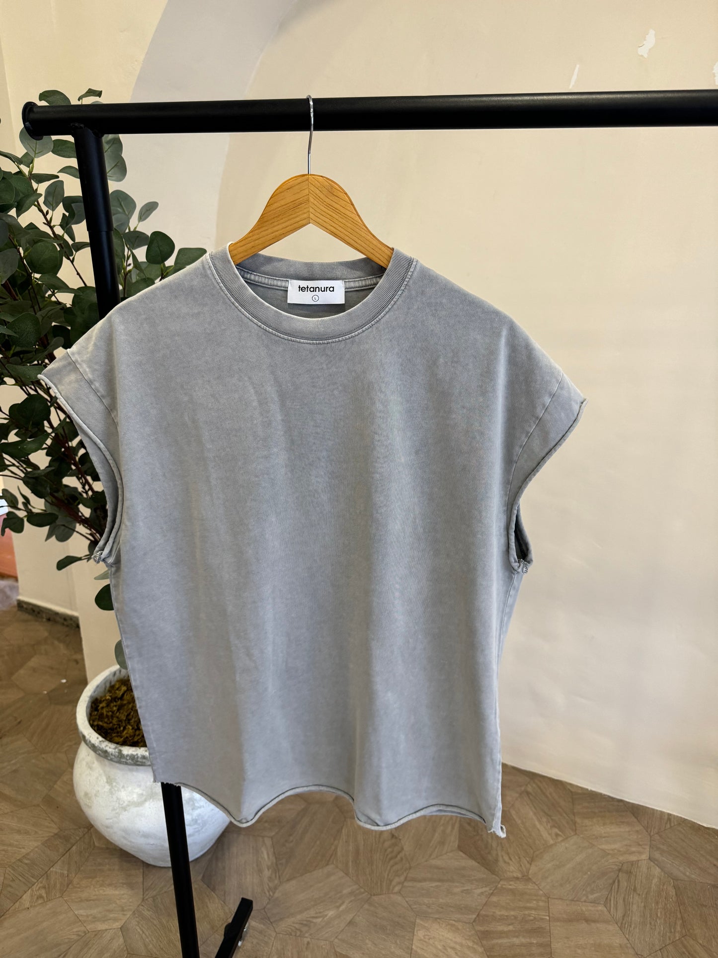 Washed armless tee (3 COLORS)