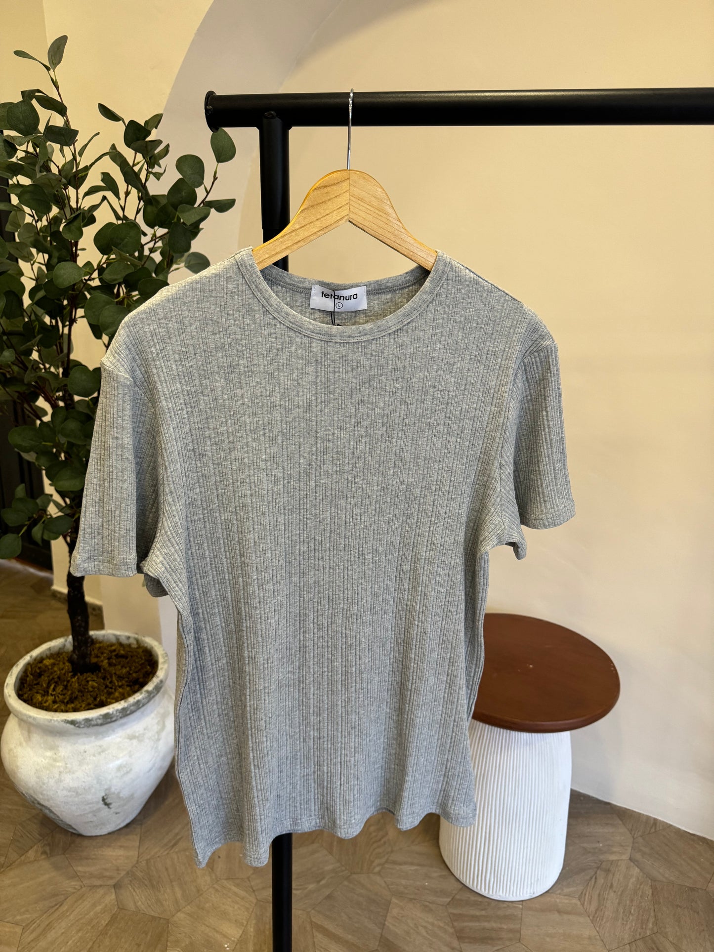 Body hug shirts (3 COLORS)